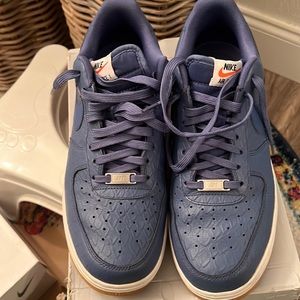 Nike Air Force 1 07’ LV8 Sneakers